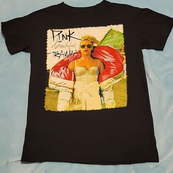 PINK Beautiful Trauma tour 2018 concert shirt  no tags* - Picture 2 of 4